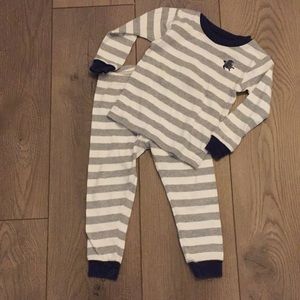 Carters Pajama Set 🐢